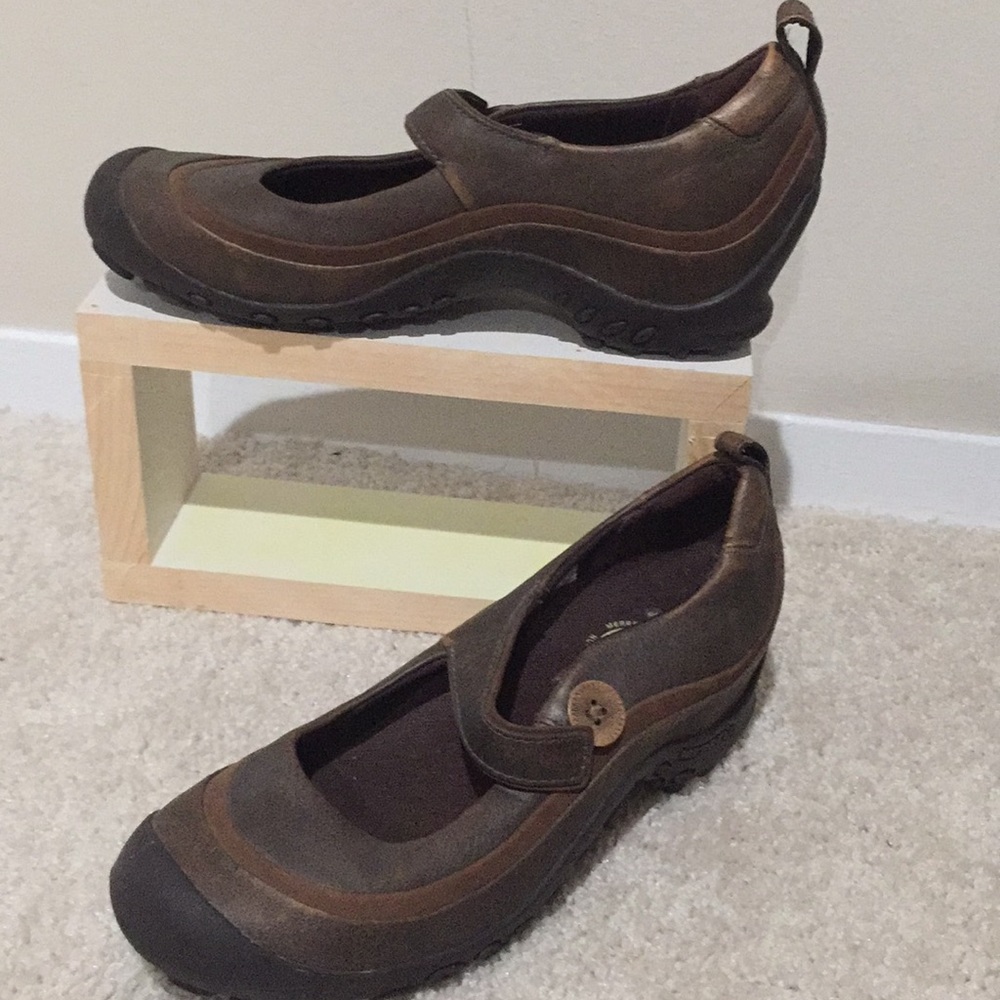 Brown women shoes
